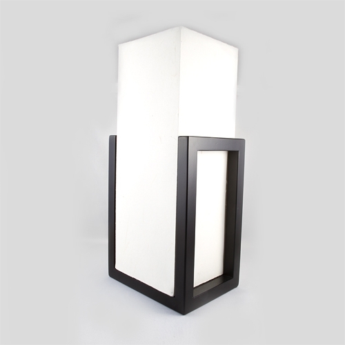 Lampe japonaise design Kuchi en bois et papier japonais, lumière douce et ambiance zen