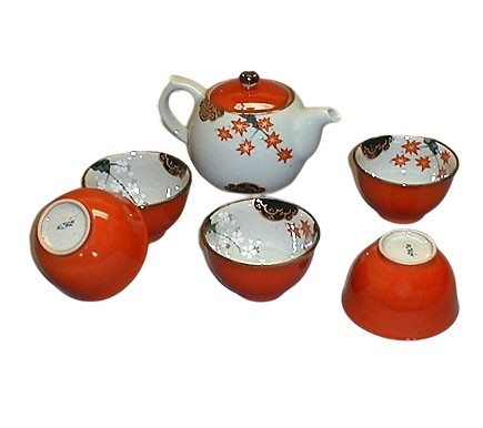 Service à thé japonais en céramique décoré de motifs Momiji, comprenant une théière et des tasses assorties