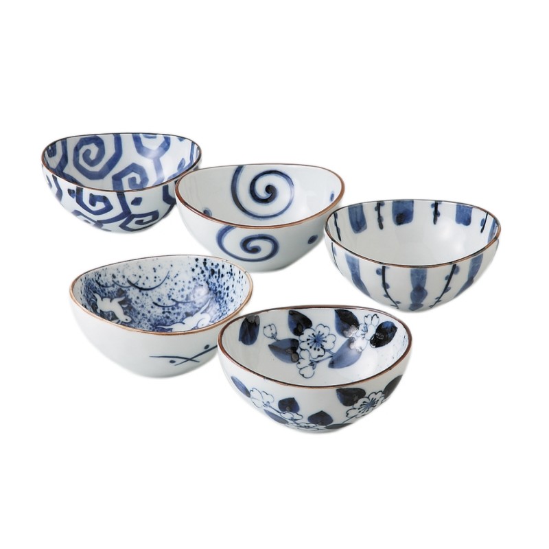 Set de cinq coupelles japonaises en céramique décorée