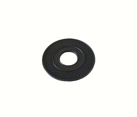 Sous‑théière japonaise Arare en fonte noire, marque Iwachu, diamètre 10 cm