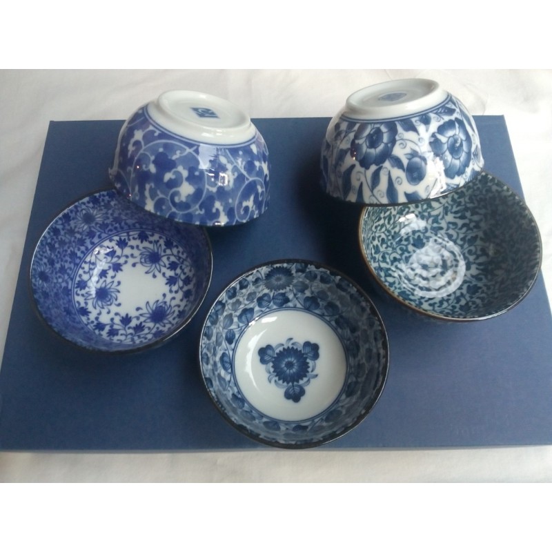 Set de cinq bols japonais avec couvercles assortis, vaisselle traditionnelle pour soupe, riz ou accompagnements