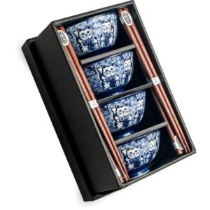 Set de 4 bols japonais en porcelaine bleu et blanc décorés de chats, avec baguettes en bois.