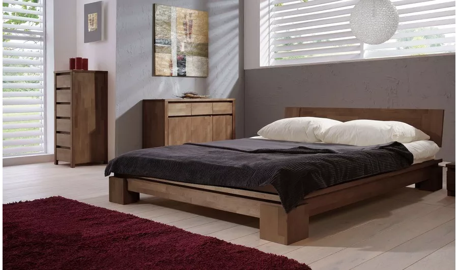 Lit japonais Tsuri bas en chêne massif brun, design épuré et zen