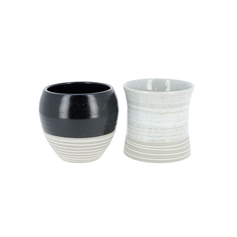 Duo de verres à thé japonais en céramique, décorés de motifs traditionnels