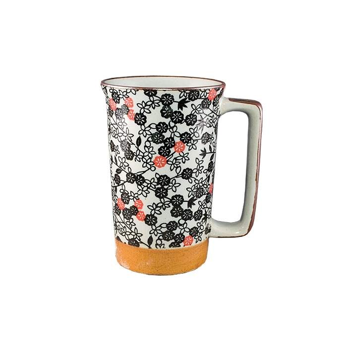 Grand mug japonais en céramique noire et rouge décoré de motifs floraux