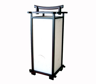 Lampe japonaise Tori 45 cm en bois et papier japonais, couleur noire, lumière douce et ambiance zen