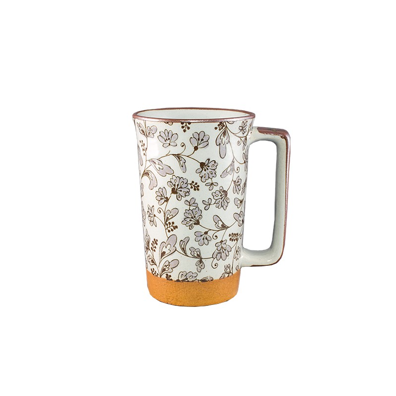 Mug japonais blanc en céramique décoré de motifs floraux
