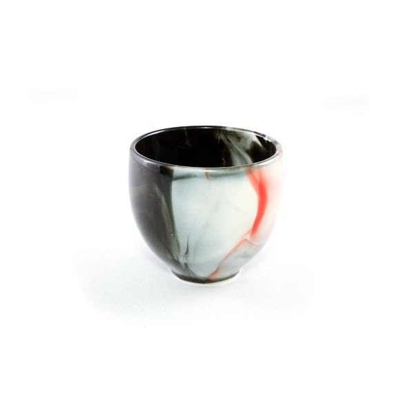 Tasse japonaise yunomi en céramique noire et blanche, finition artisanale