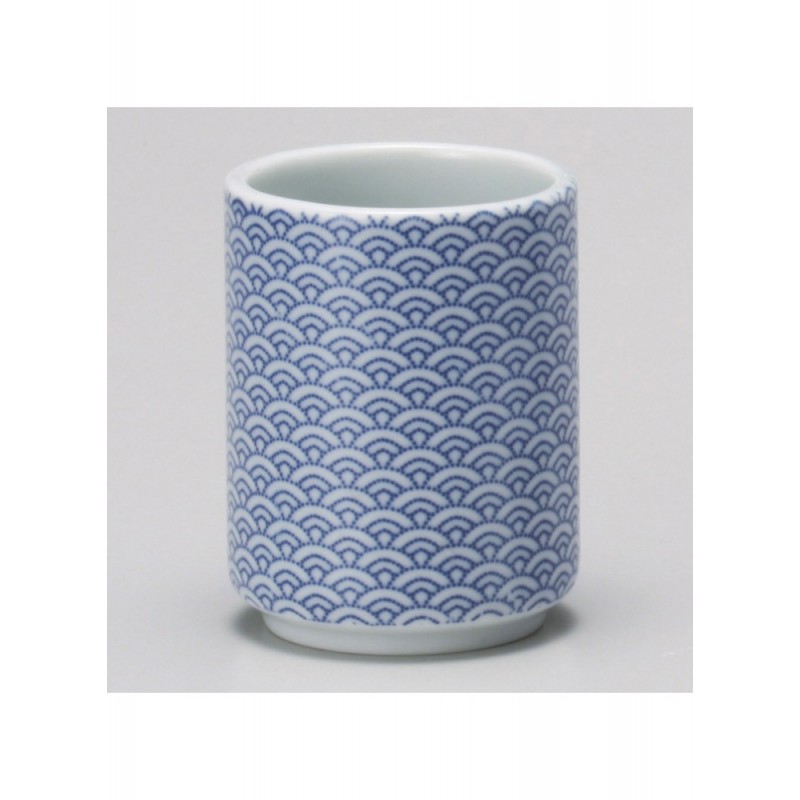 Tasse japonaise yunomi en céramique décorée de motifs vagues Nami